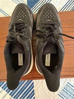 Hoka One One Clifton 9 Men's Athletic Shoes - Black with White Midsole